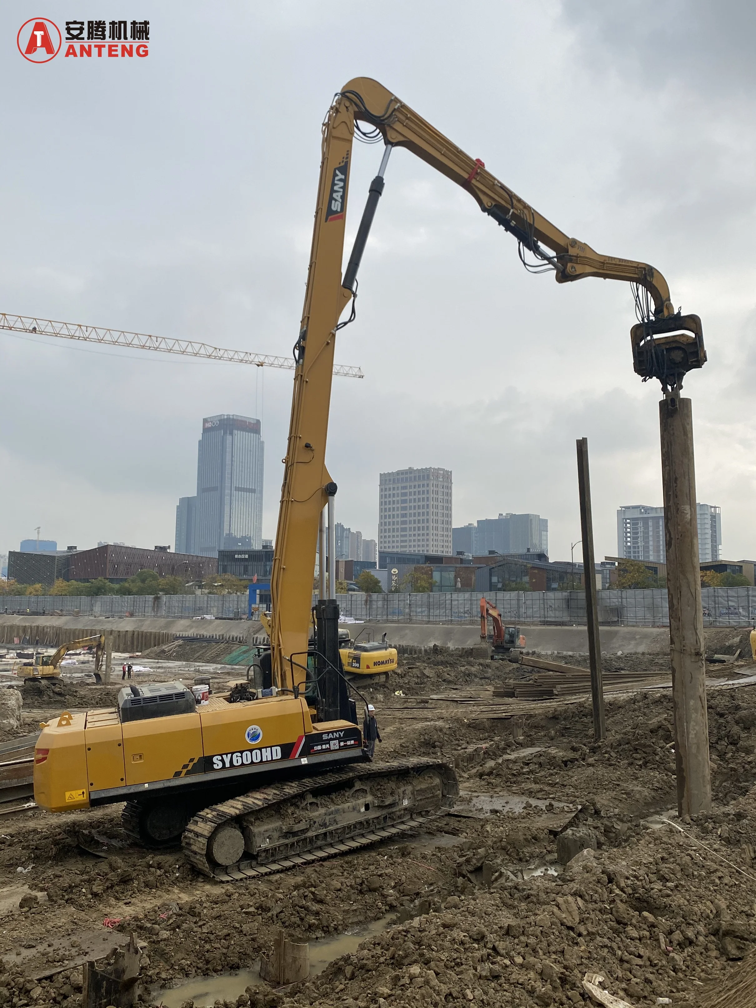 60Ton Excavator Mounted Pile Hammer Strong Centrifugal Force Vibro Hammer supplier