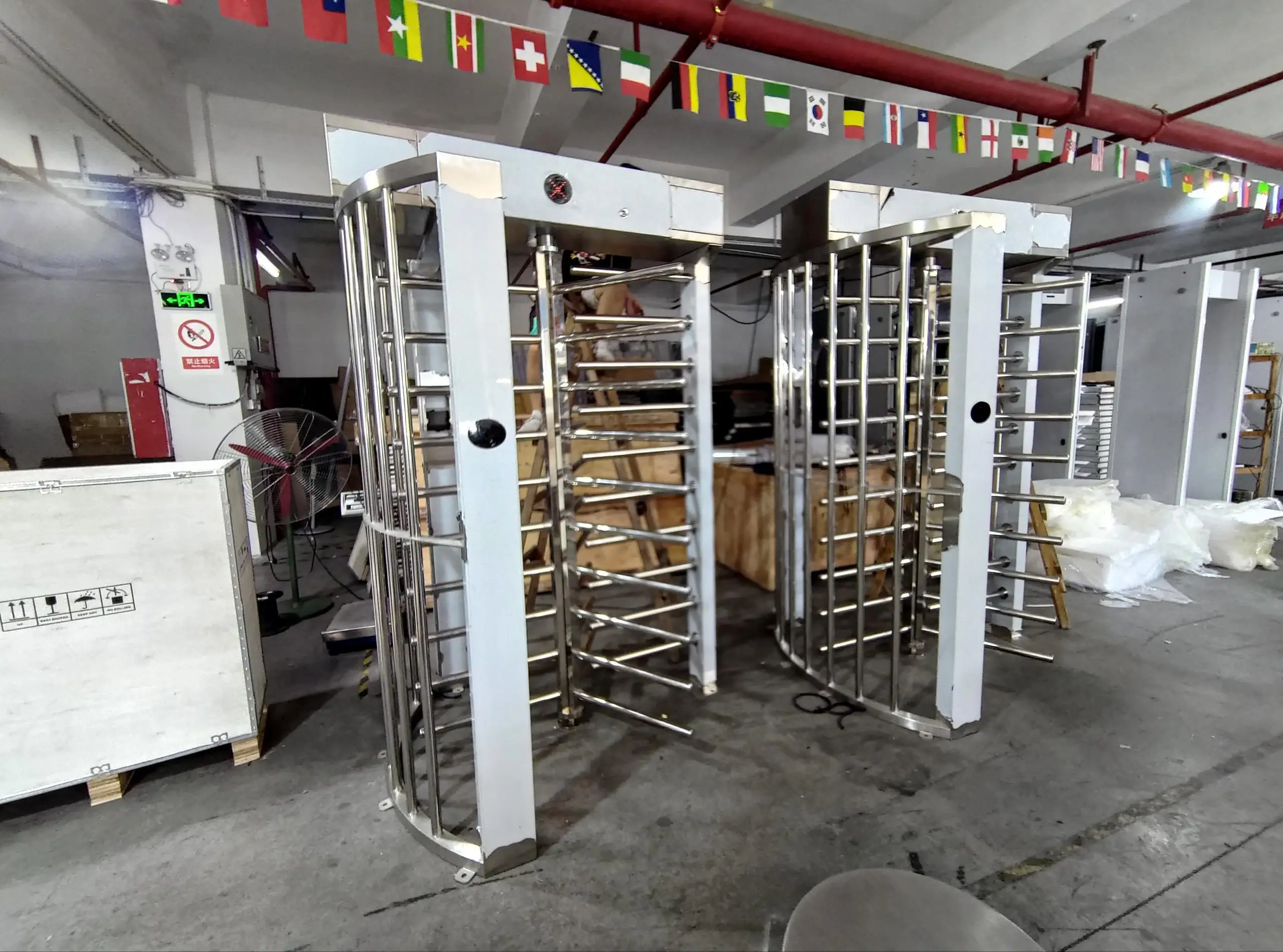 Контроль доступа Rfid считыватель карт безопасности ворота Qr код системы отпечатков пальцев полная высота