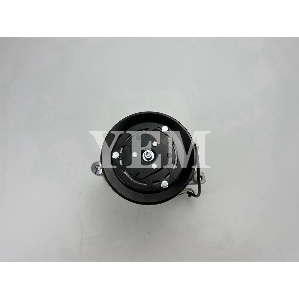 Excellent Quality A/C Compressor RD451-93900 for Kubota Skid Steer Loader SVL75C SVL95 U55 SSV65C 2
