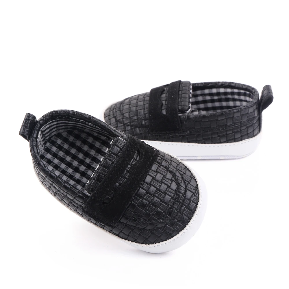 High Quality Soft Sole British Style Solid Color Boys' Moccasins supplier