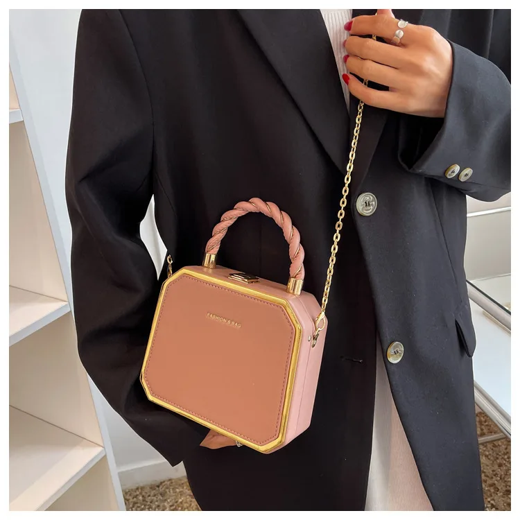 Lady Fashionable Handbag Simple Chain Embellished Mini Square Crossbody Bucket Bag Premium Polyester Lined Casual