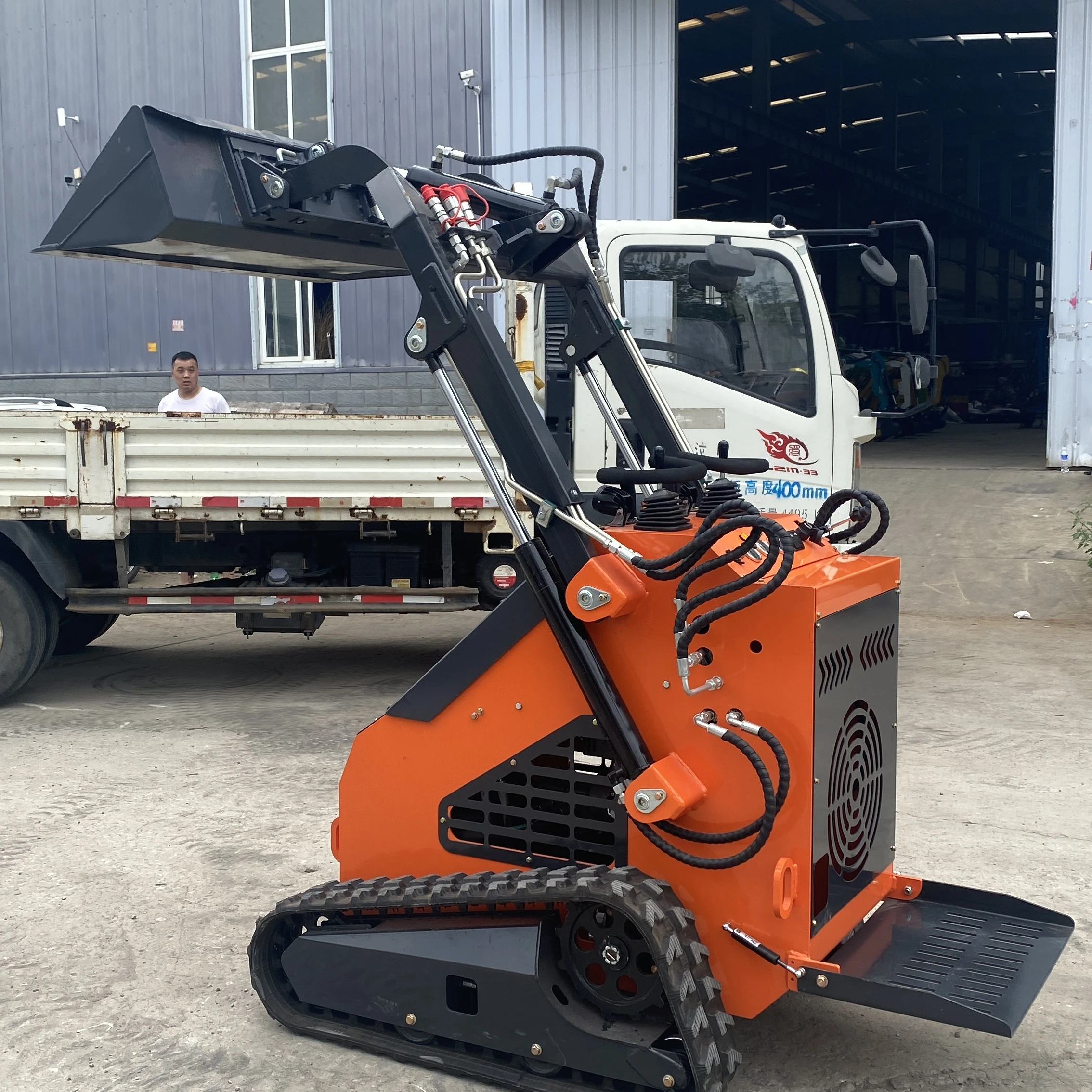 High Quality 1 Ton Diesel Mini Skid Loader Loncin Engine Farm Machinery New Condition Crawler Loader PLC Core for Boats Farms