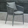 Chaise en rotin à pieds coniques G