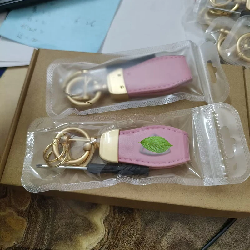 Leather Car KeyChain With Metal Logo for BMW Mercedes VW Audi MINI Hyundai KIA  MG Toyota Ferrari Key Ring Anti-lost Accessories