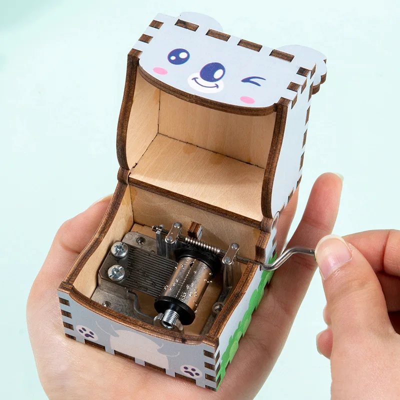 子供用ハンドメイドDIY木製音楽ボックス 子供向け教育玩具 家庭用装飾ミニ木製ハンドクランク音楽ボックスギフト