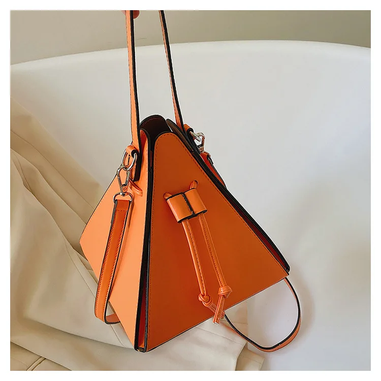 2023 Designer Drawstring Evening Crossbody Bag Pyramid Shoulder Alligator Messenger Purse Luxury