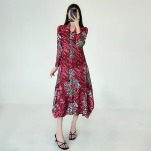 Miyake 2025 Autumn Retro Fashion Pleated Dress for Women New Foreign Style Big Swing Casual Two-Piece Dress for Casual Wear