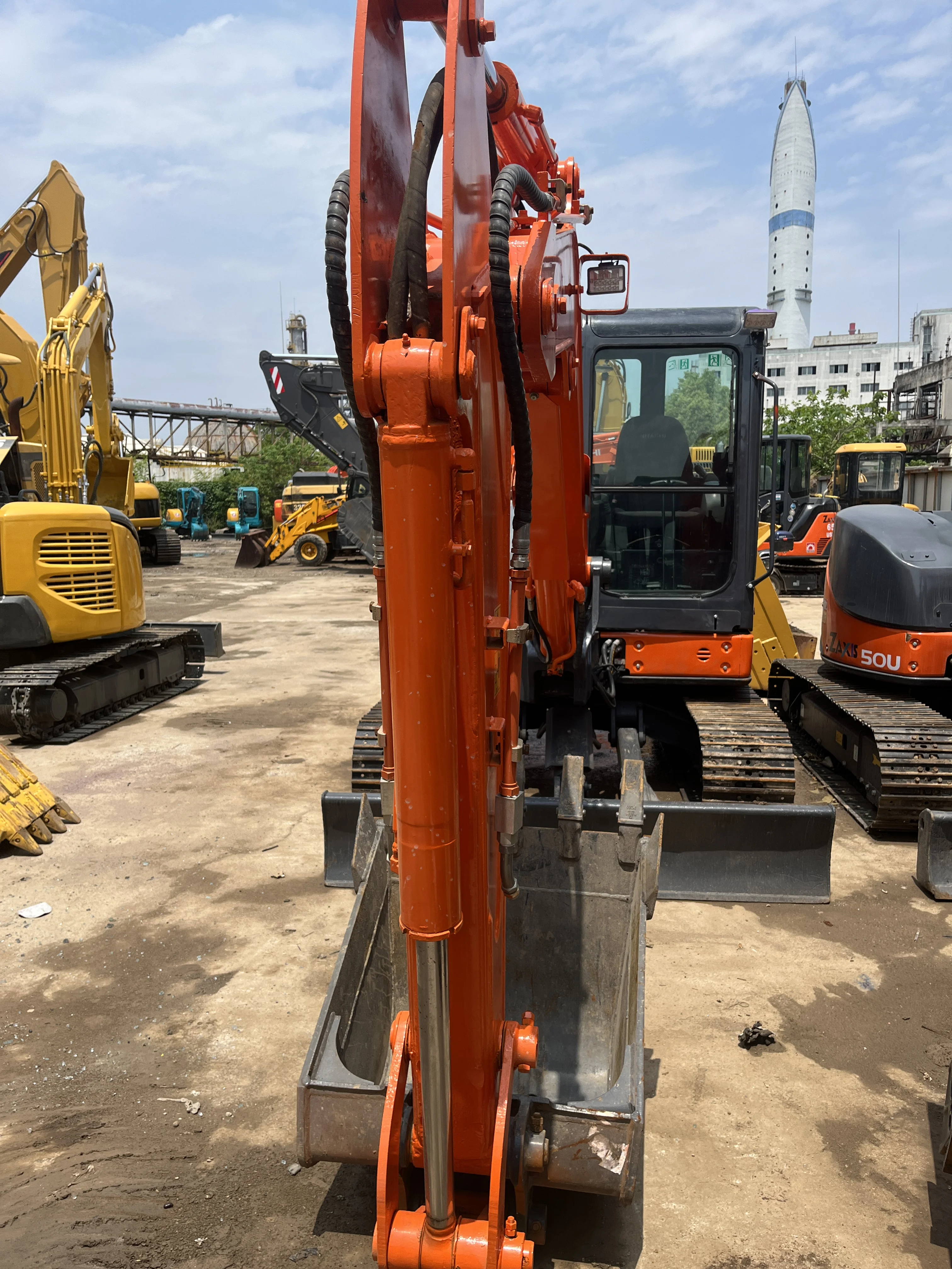 Hitachi ZX65USB 6.5 Ton Small Digger from Japan - Used Excavator