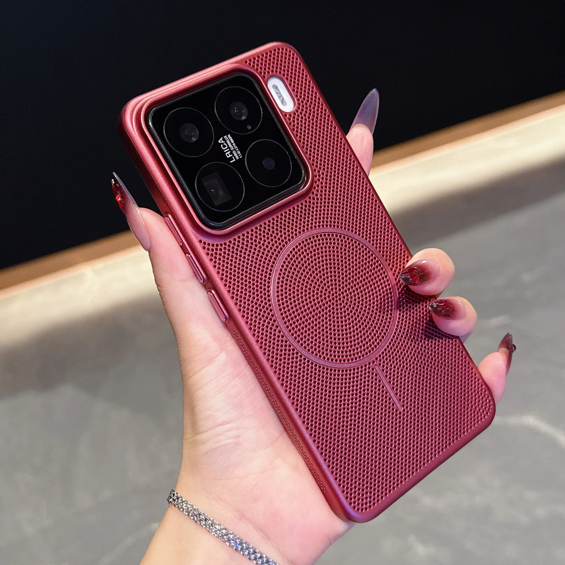 For Xiaomi 15Pro Magnetic Phone Case Mesh Cooling Breathable Personalized Electroplating Anti-Fall Protective Features Holster
