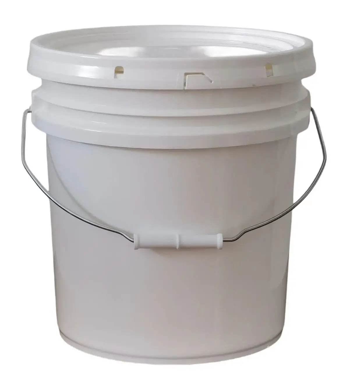 1 Gallon Ice Cream Buckets With Lids 135 oz White Round Plastic Bucket Food Storage Containers Cocktail Rum Buckets