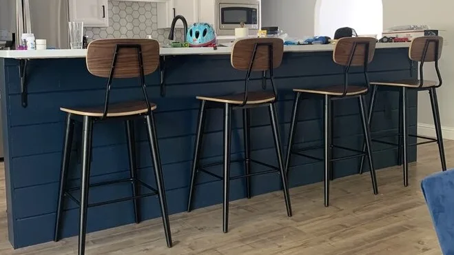 Modern and Industrial Metal Frame Bar Stool for Bar and Restaurant Chair  for High Table