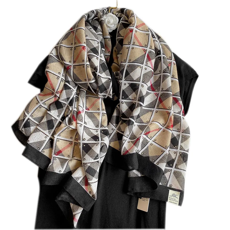 Ropa De Cama De Algodón Sensación Pañuelo Chal Para Las Mujeres Invierno  Cálido Estilo De Diseño De Marca De Lujo Plaid Hiyab Estampado Pañuelos -  Buy Más Hermosa Bufanda Del Hijab,Invierno Grueso