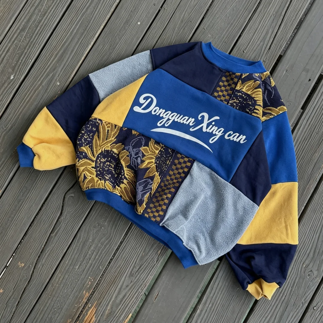 Aangepas vintage-mannes crewneck-sweatshirt met portretstukwerk, borduurwerkstuk, DTG-druk, swaar geborselde katoen, Y2K-straatklere
