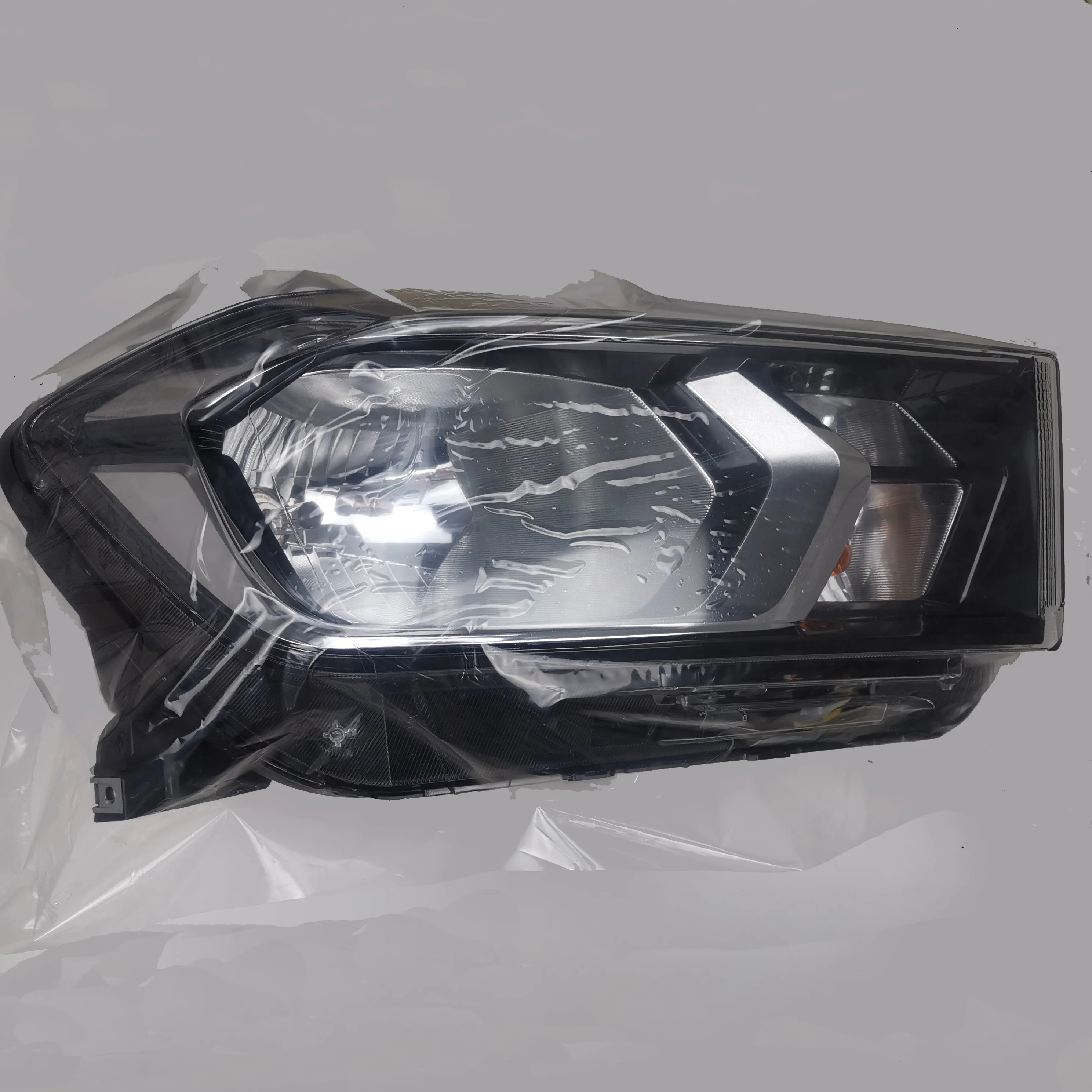 SAIC MAXUS T60 Original headlight C00047657 C00047658| Alibaba.com 