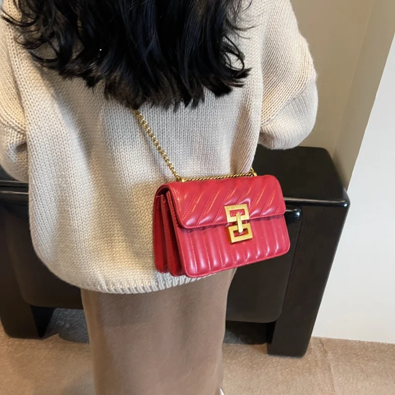 2026 Trendy Designer PU Leather Chain Purse