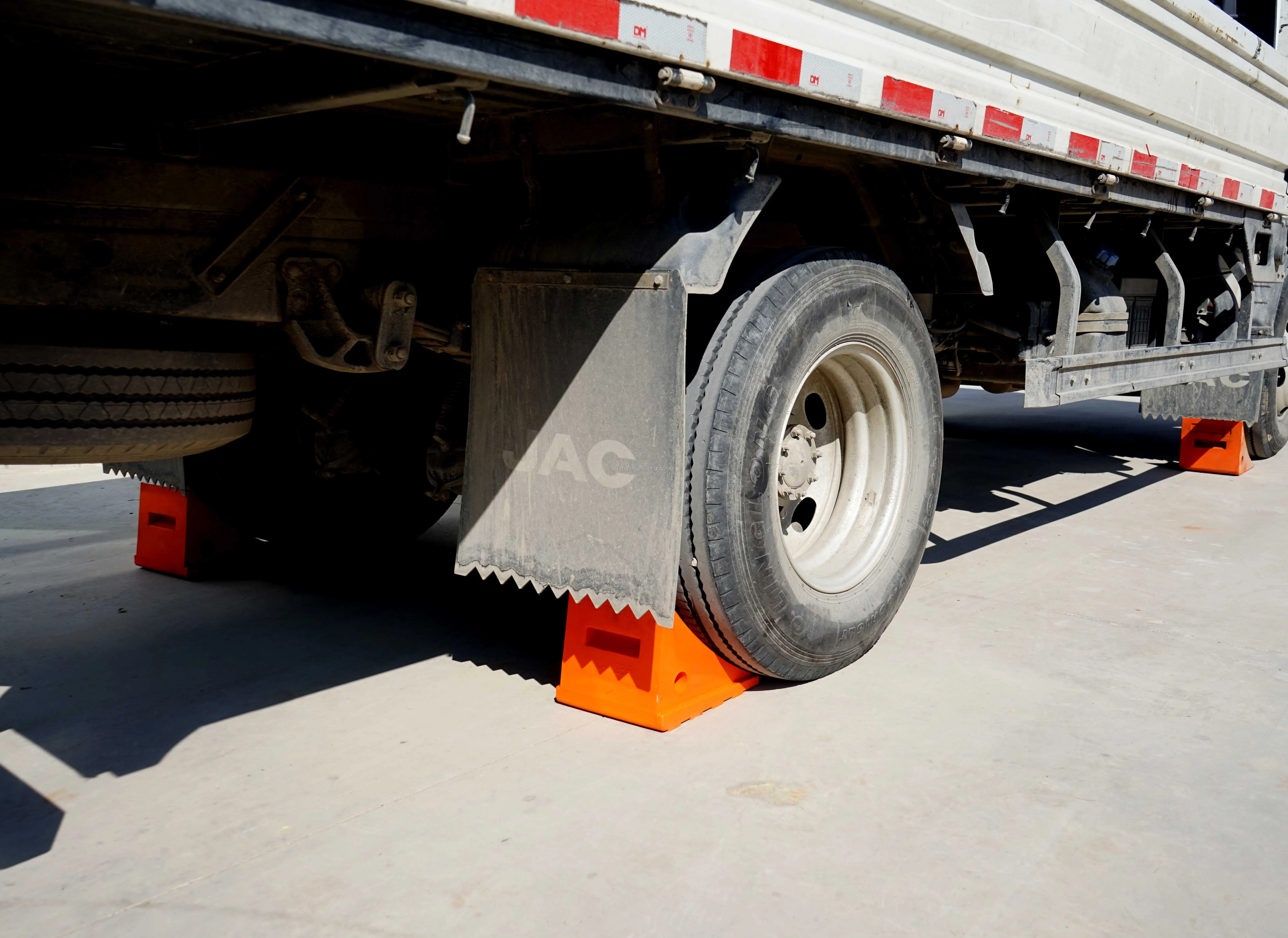 装载30吨矿车聚氨酯pu轮挡块