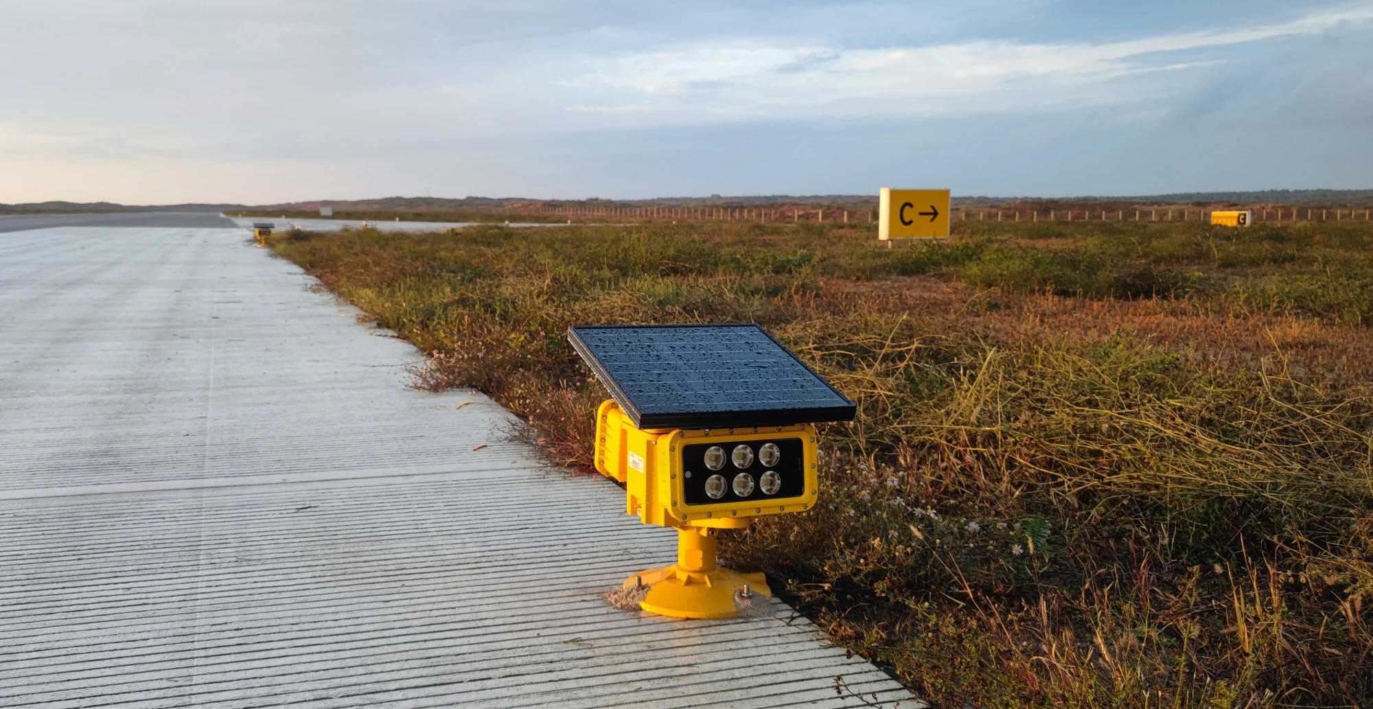 Commercial Solar Powered LED Outdoor Lights - Portable