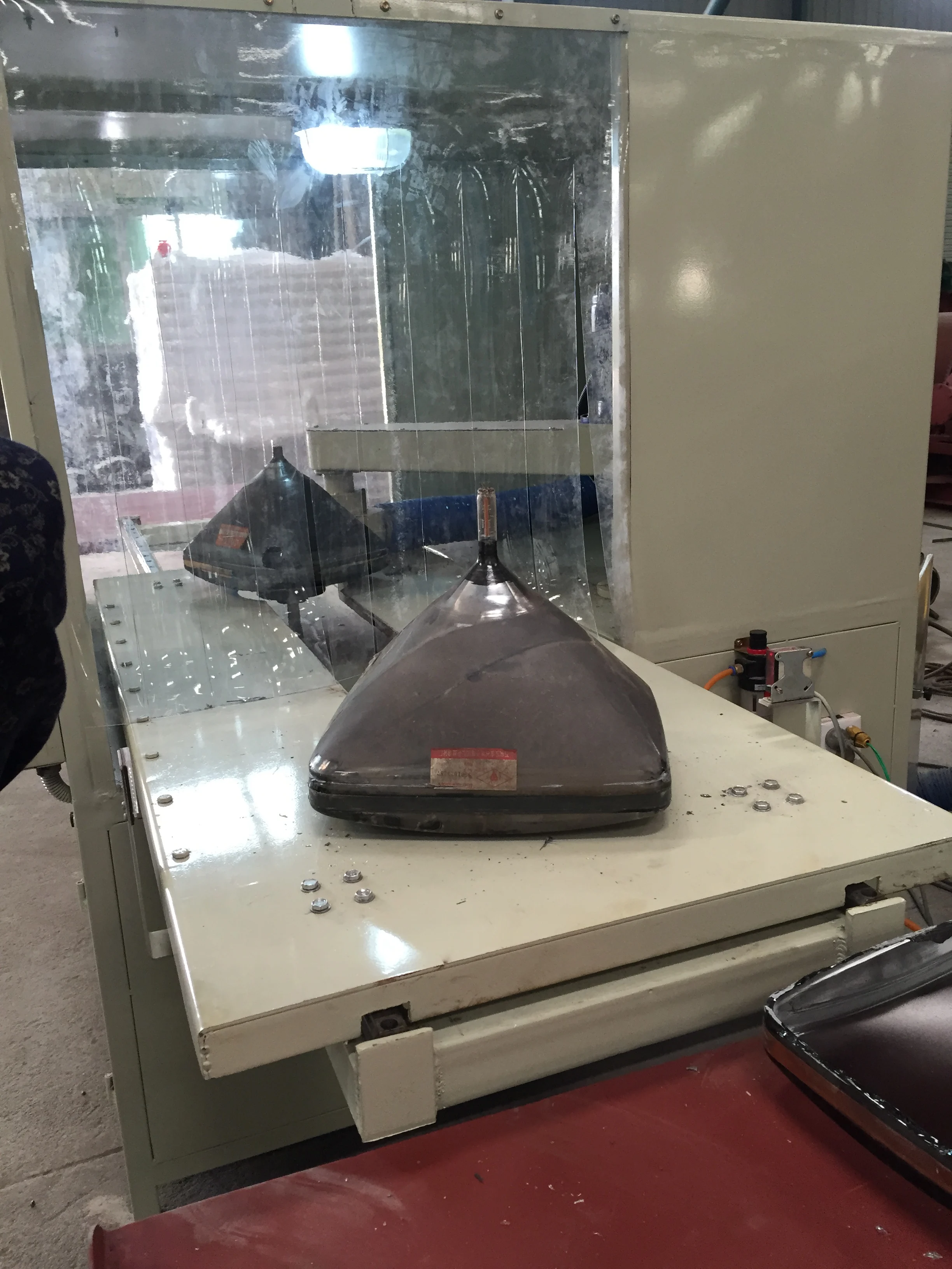 Automatic CRT Monitor Scrap TV LCD Screen Dismantling Machine Waste Cutting System Gear Pump Engine Motor Glass Recycling System