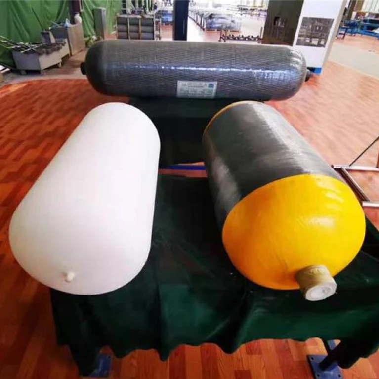 Bombola Subacquea In Fibra Di Carbonio Da 2 Litri Con Stazione Di Ricarica E Regolatore – Alta Pressione