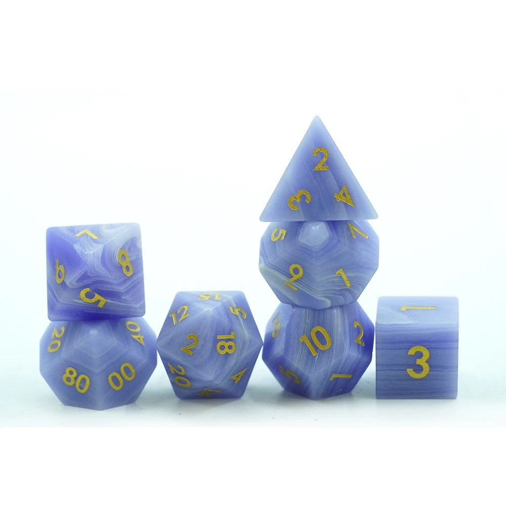 Yushun Lá-dhéanta Blue Stripe 7PCS RPG Dungeons and Dragons Socraigh Lógó Saincheaptha Polúhialarchair Lógó Cloghchloch Dice do DND Cluichí