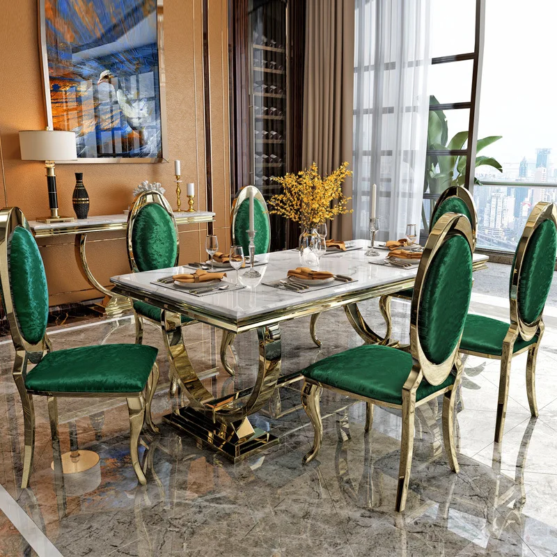 Set di tavoli da pranzo eleganti in oro di lusso con tavolo da