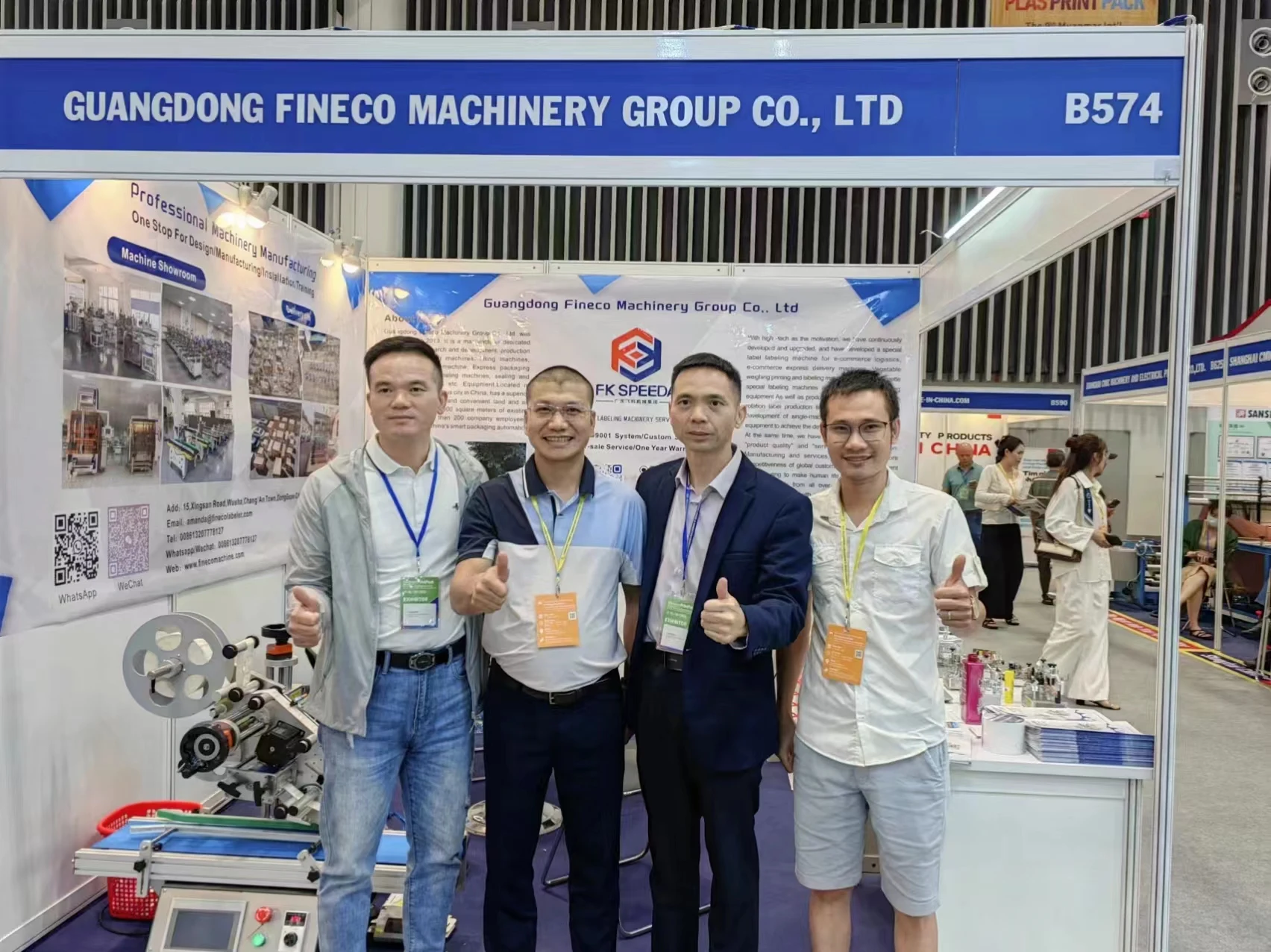 Fk616 Semi Automatic Square Bottle Labeling Machine Flat Side Square