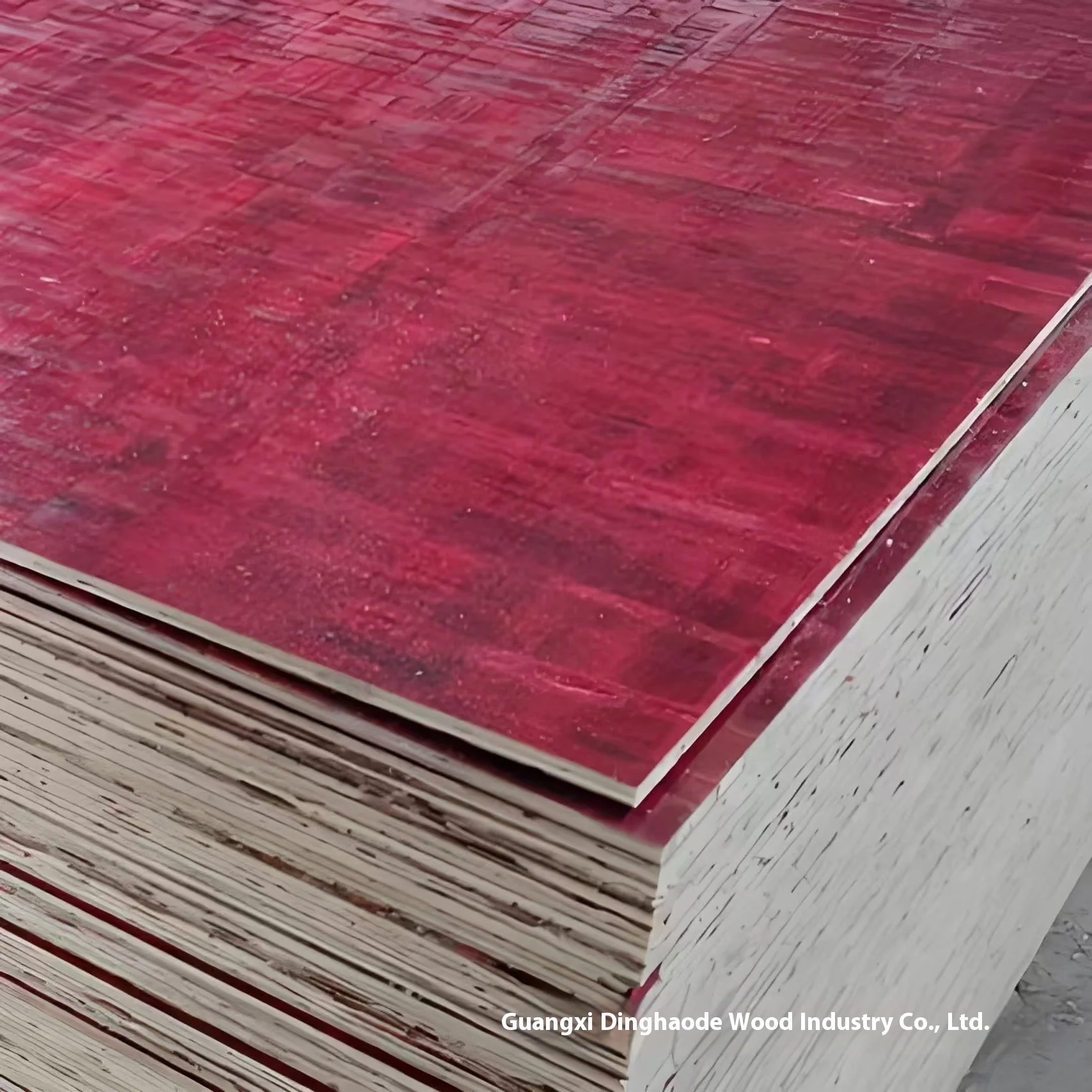 အဆောက်အဦပရောဂျက်ကို အလွှာချင်း ကပ်ပါးပြားများဖြင့် ကပ်ထားပြီး အလွှာများစုပေါင်းထားသော သစ်သားပြား