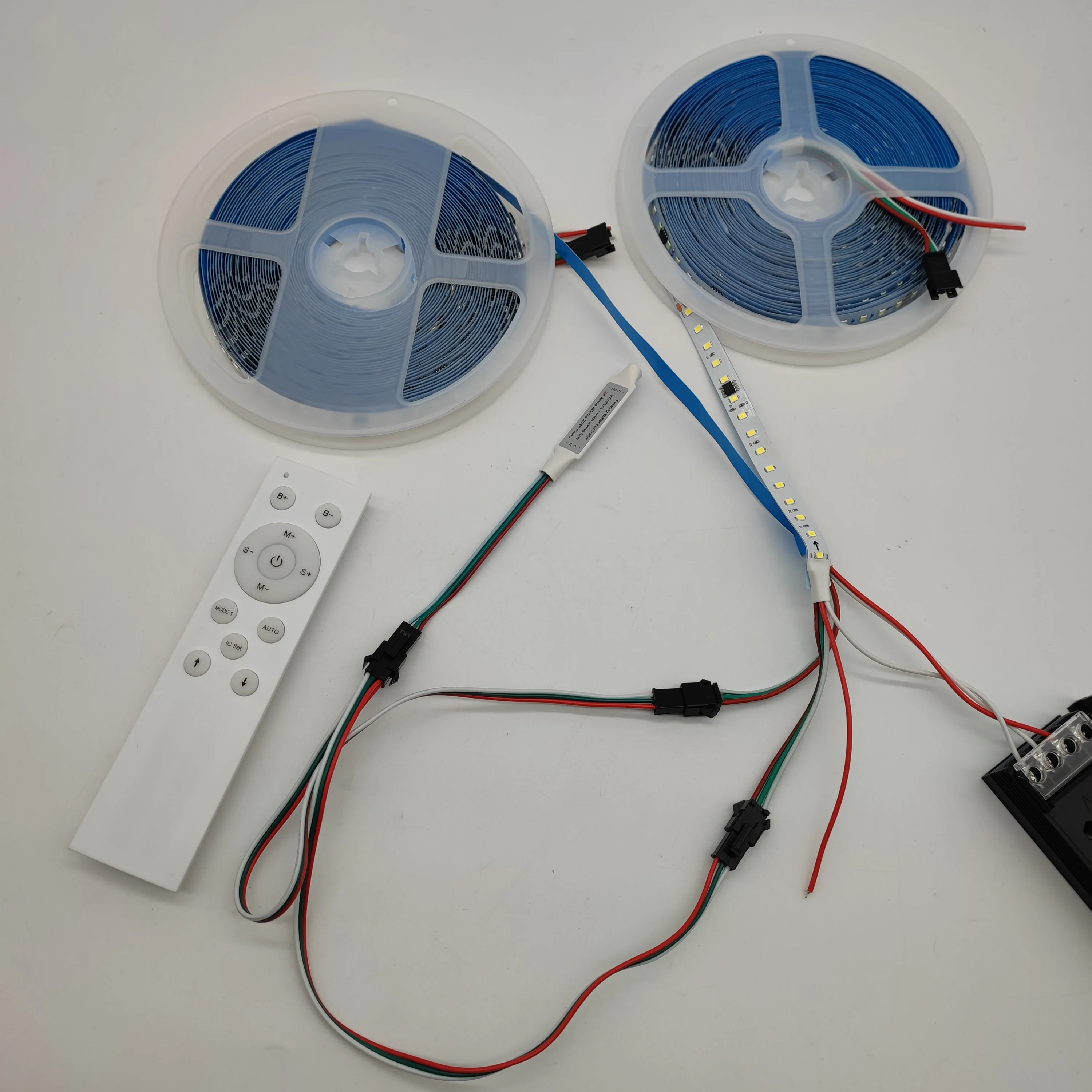 Kit Tira LED RGB 5m 24W 12V Con Fuente De Alimentación Y Mando