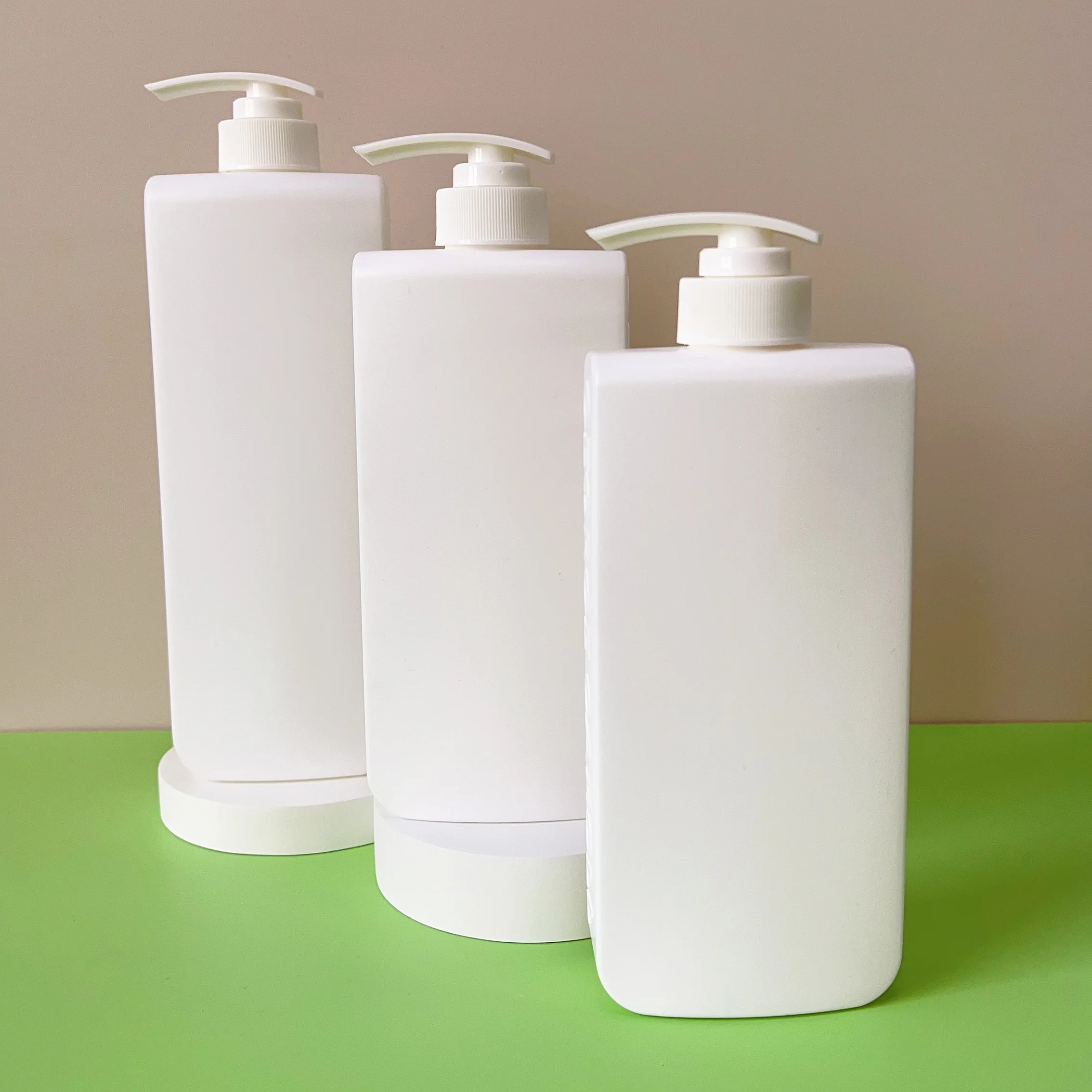 Factory Direct Sales 300mlto830ml HDPE White Plastic Lotion Pump Bottle Skin Cream Shampoo and Conditioner Plastic Bottle