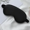 máscara de ojos negros
