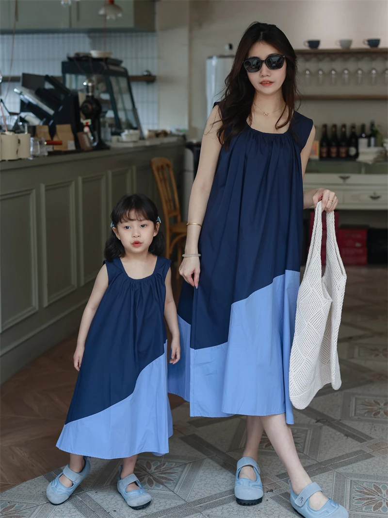 white christmas dresses Mommy & me T-Shirt & Dress Set Polka Dot Puff-sleeve Dress for Mom, Da main image 0