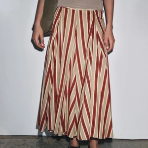 Wisrise Fashion Custom OEM & ODM Women's Casual Style Beige & Red Striped Pattern Pleated Design Maxi Skirt