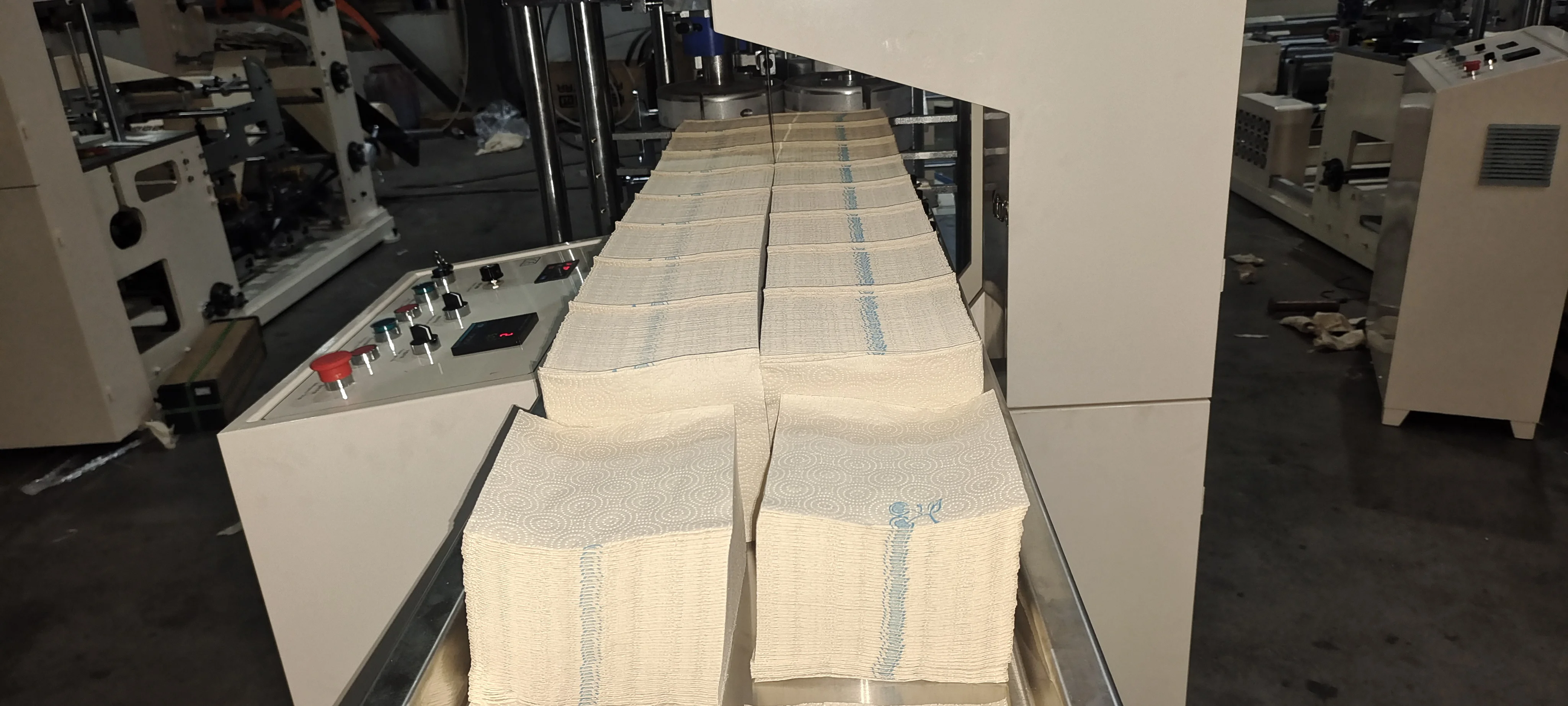 Fully Automatic Soft Napkin Machine High Speed 800-900pcs/min Tissue Paper Making Machine Factory Price