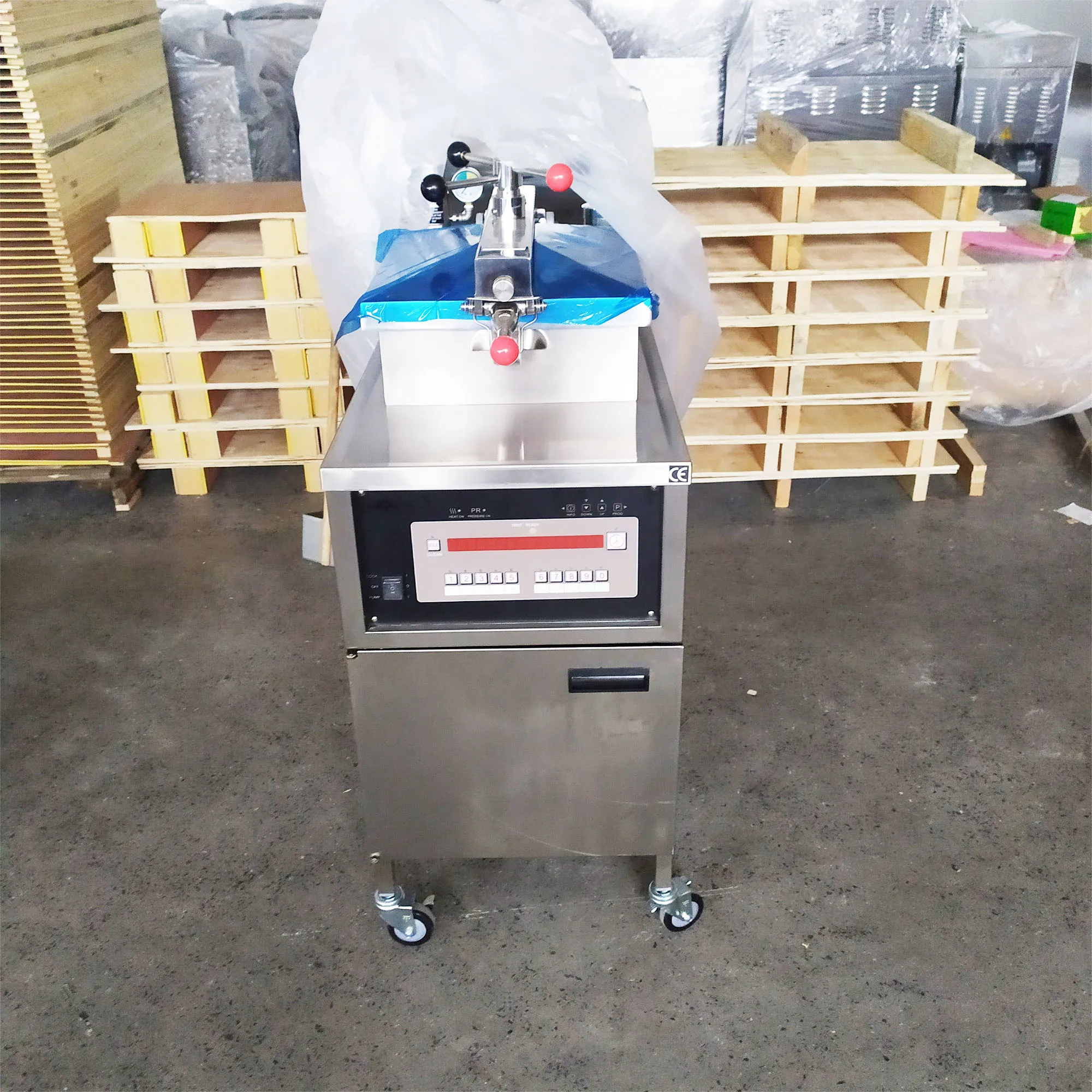 Broaster Chicken Pressure Fryer, Capacity: 12 Pcs Chicken, 3500 W