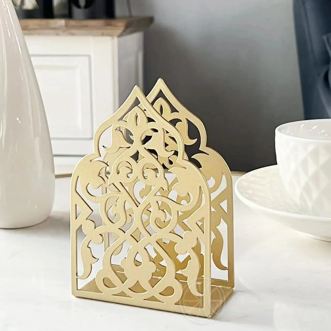 2023 Ramadan Kareem Flat Wooden Base Serviette Napkin Holder Gold Arm With Luxurious Packaging for Dining Table