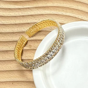 New Luxury Wedding Jewelry Fashion Design Shiny Diamond Zircon Bracelet Adjustable Opening Personality Bangles Jewelry for Women