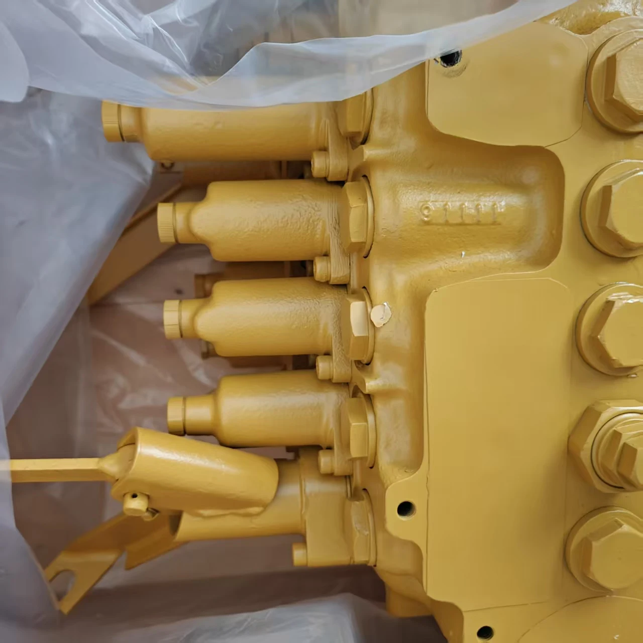 723-46-11620 7234611620 PC200-3 PC200-8 PC200-6 Excavator Hydraulic Control Valve PC200-3 for Komatsu Distribution Valve