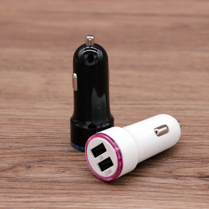 Универсальное автомобильное зарядное устройство с двумя