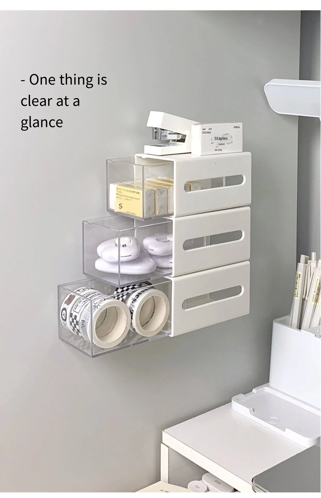 Wall-mounted cotton swab storage box in bathroom Non-punch-free clamshell storage box in dormitory Mini-utility box details