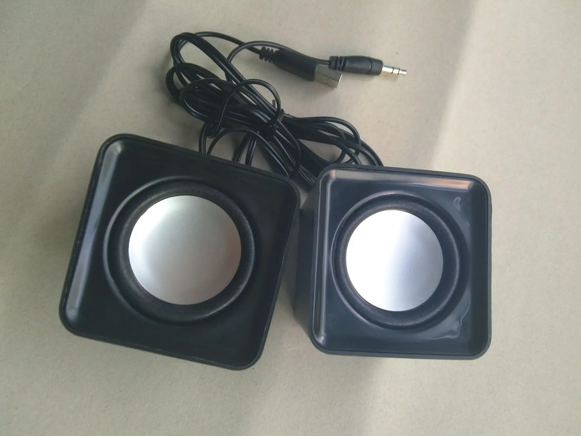 High Quality Small Cheap Home Speaker OEM Outdoor Promotion Gift Hot Tablet Computer Notebook USB Mini Input USB Speaker