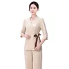 Completo color albicocca con maniche a tre quarti