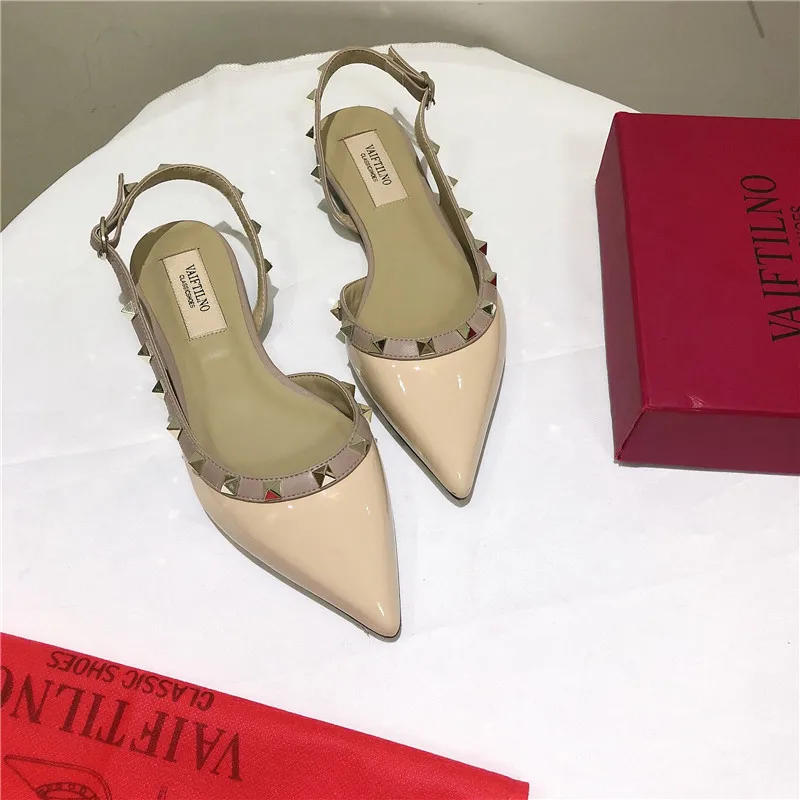 2021 verão de mulheres de salto alto apontado toe sandálias designer de  luxo de couro com rebites de 6 cm 8 cm de senhoras sapatos de casamento  34-41 comprar on-line \u003e Saltos / Pjsm.com.br