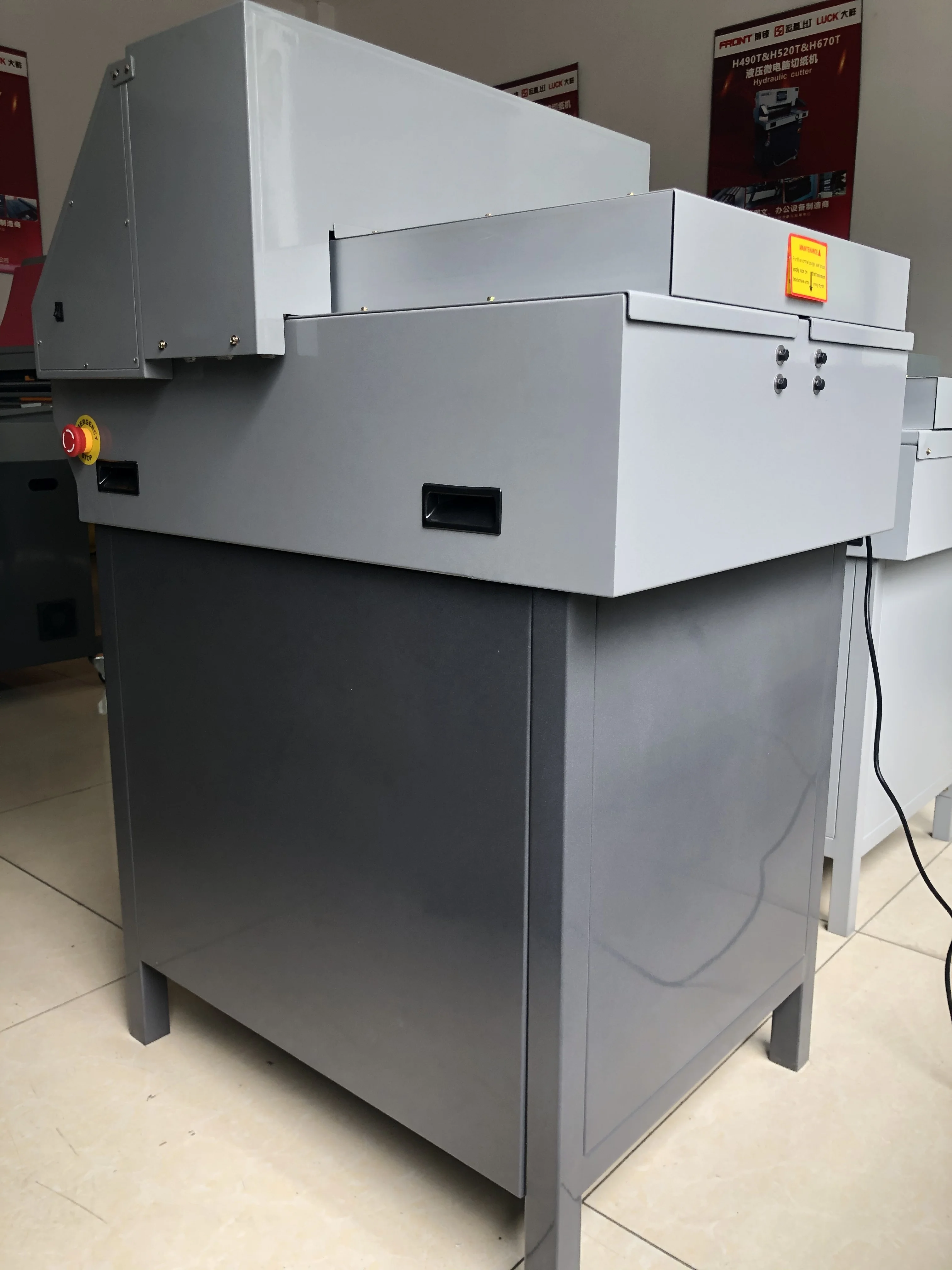 E490T Program Control LCD Display A2 Size Electric Paper Cutting Machine