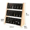 ที่แขวนจี้แบบ 3 ชั้น ทำจากกำมะหยี่สีดำ
