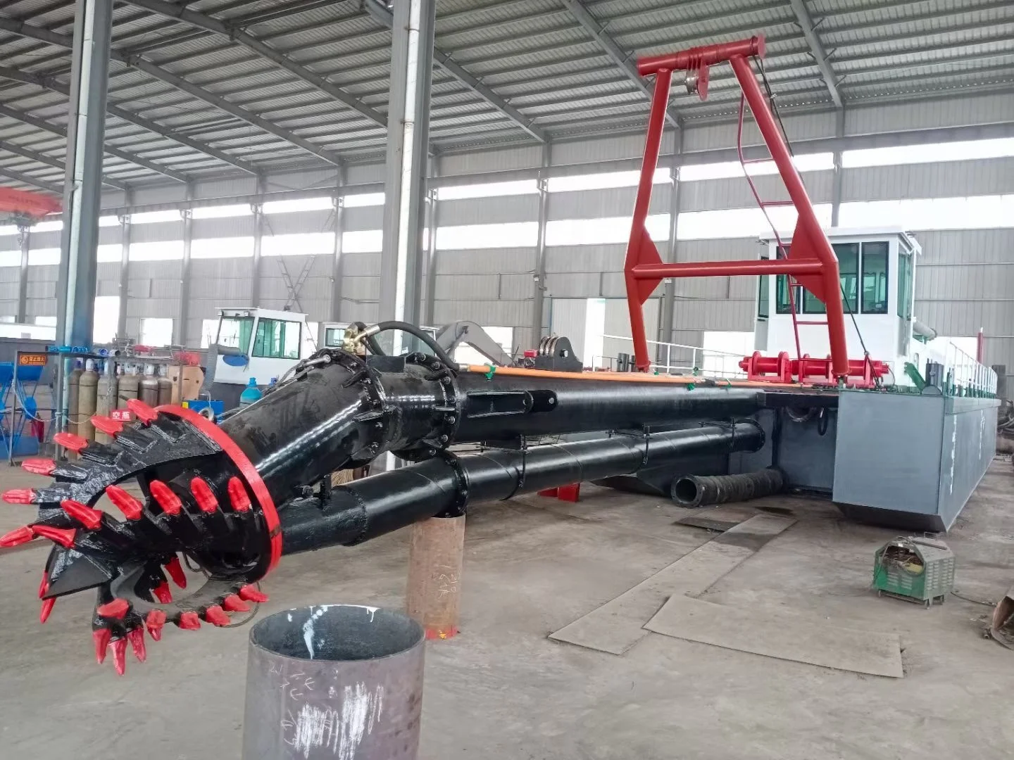 Factory Manufacture Cutter Suction Dredger Sand Dredging Dredge for Sale