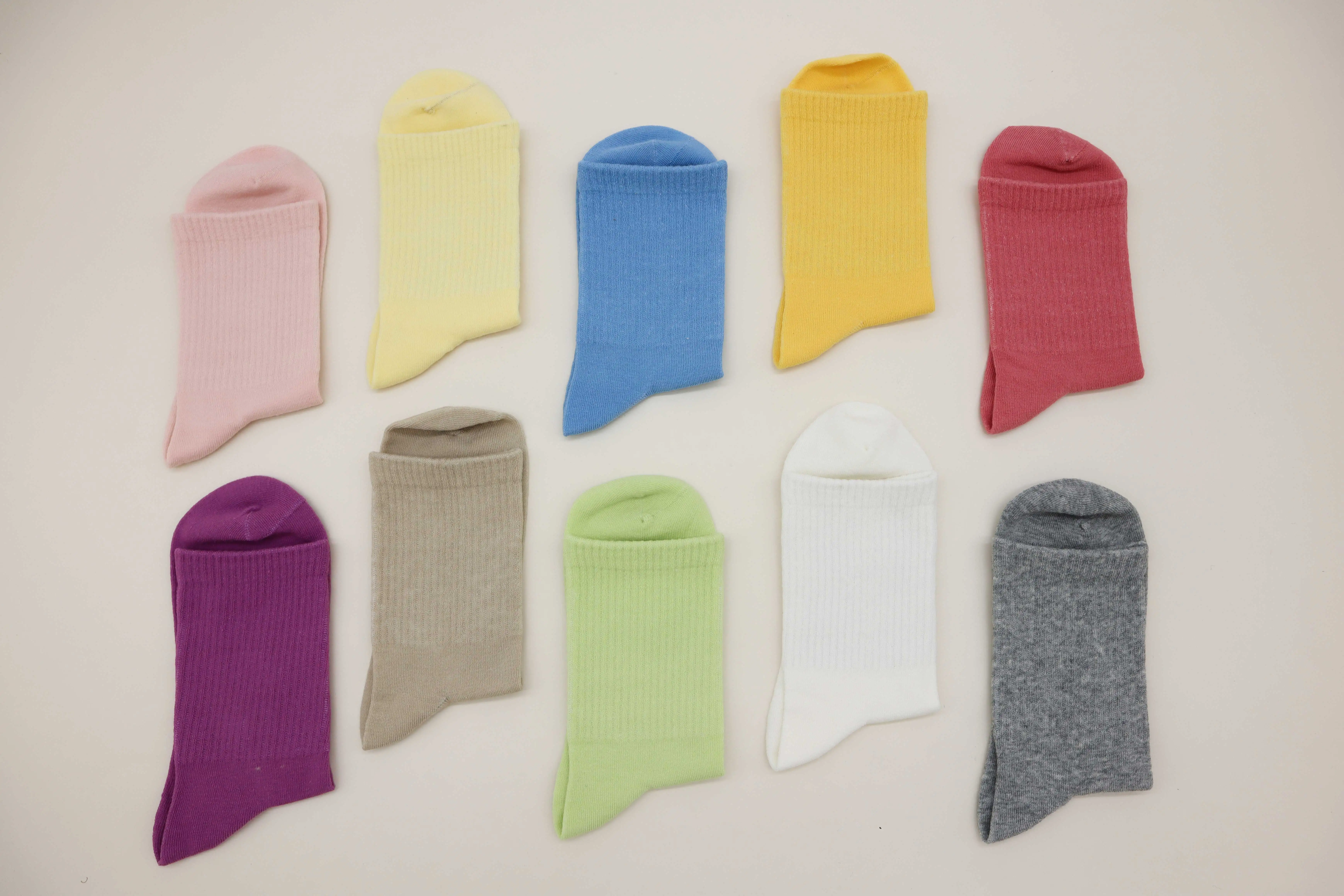 Женские модные носки, разноцветные однотонные чулочно-носочные изделия высокого качества, хлопковые носки для мужчин и женщин