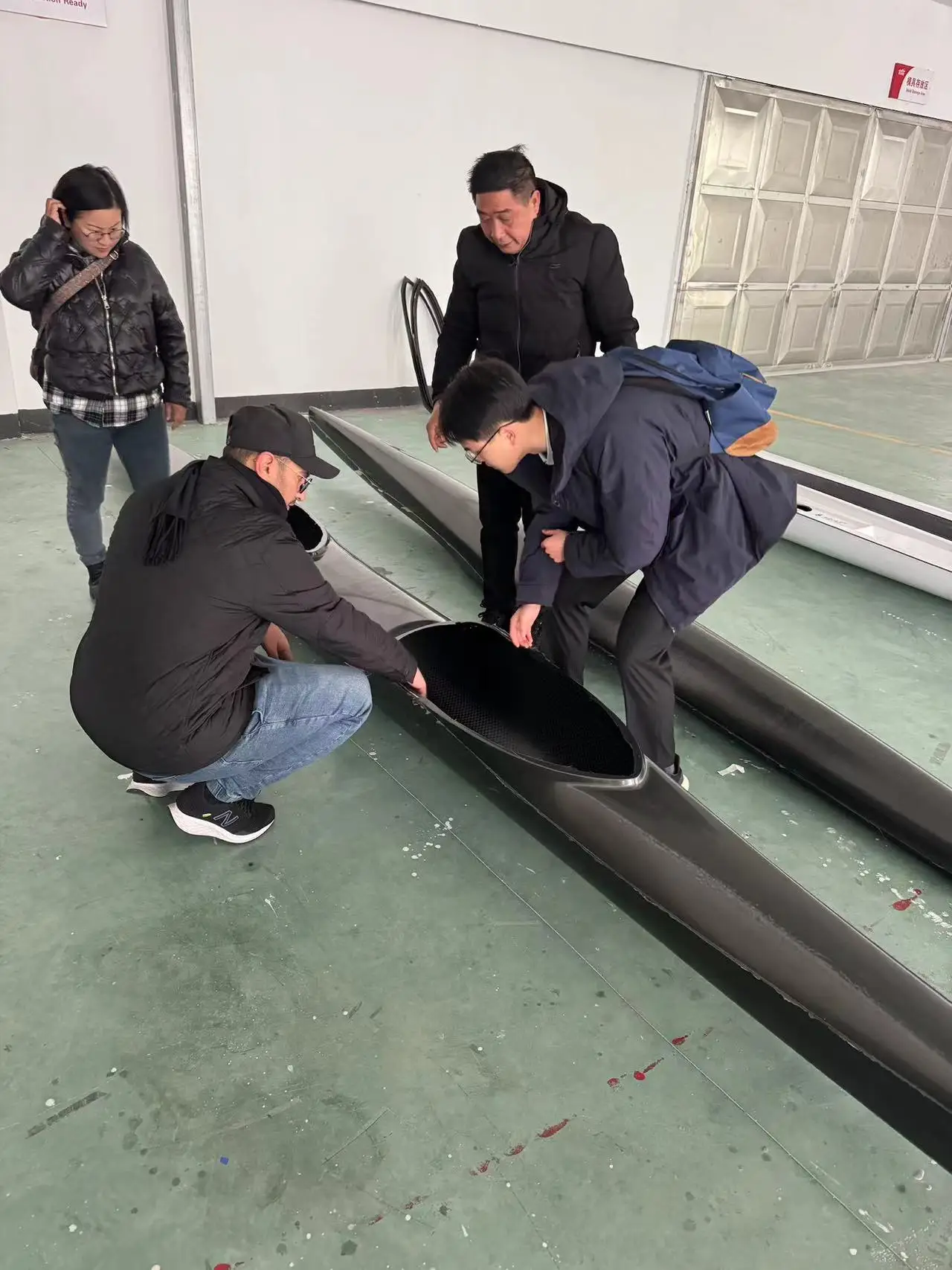 Racing Kayak With Carbon Fibre Hull High Performance Kayak For Paddlers