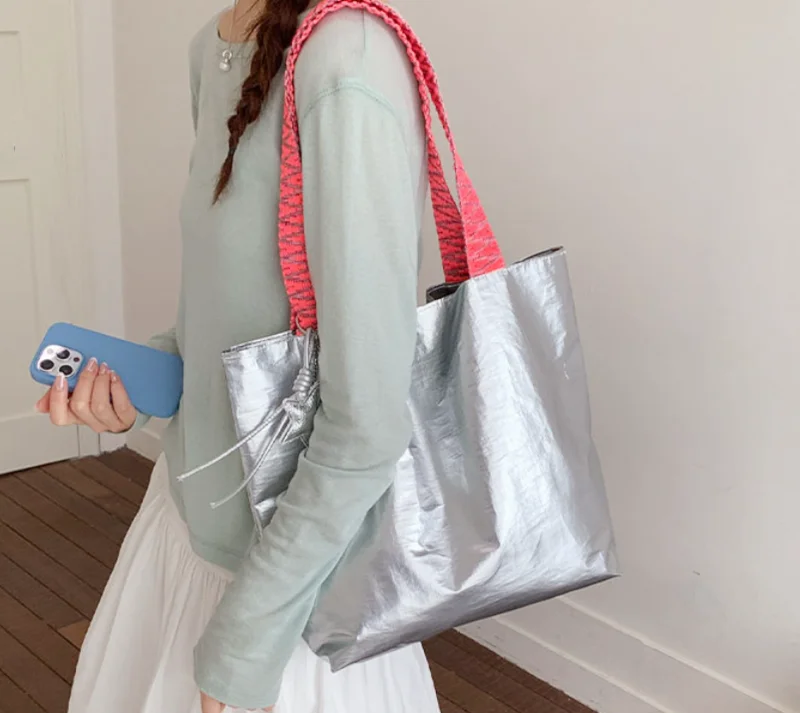 2026 Spring New Lightweight Silver Tyvek Totes Large Capacity Waterproof Soft Shopping Shoulder Bag