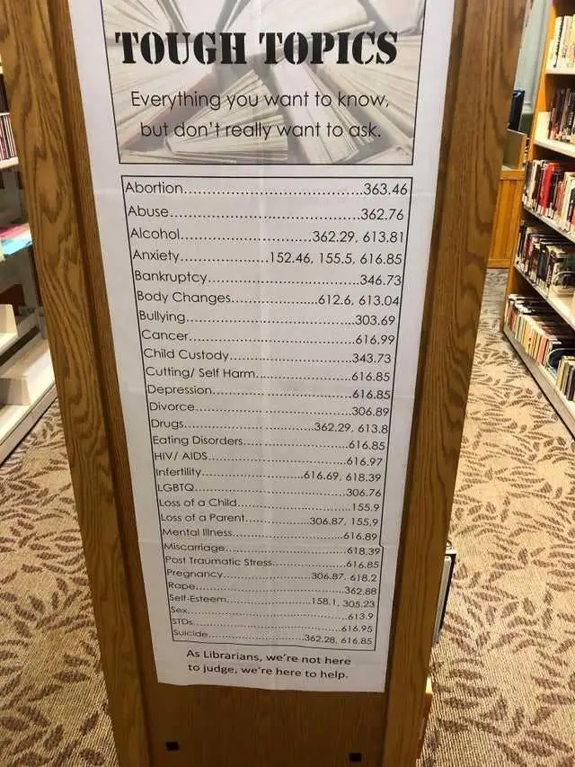 书店的标语，比书好看多了