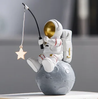 Astronaut Figure Statue Home Decor Spaceman Planet Desk Ornament Outer Space Themed Bedroom Astronaut Sculpture